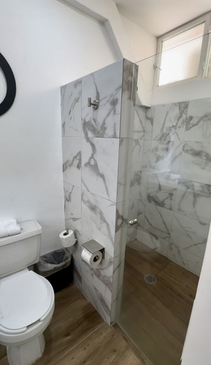 Bathroom 3, Hotel del Alba, Aguascalientes