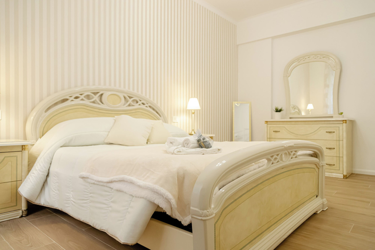 Room 4, San Giovanni 200mt MetroC Moderno, Rome