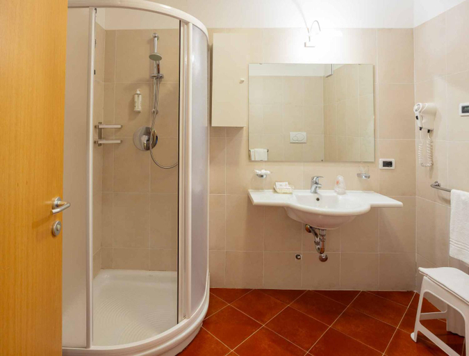 Bathroom 3, Hotel Crepei, Trento