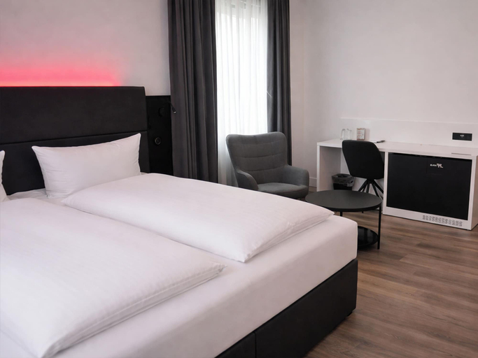 Bedroom 3, DORMERO Hotel Coburg, Coburg
