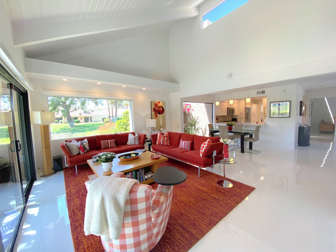 Interior 5, The Crown Jewel, Riverside
