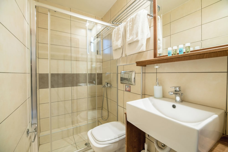Bathroom 4, Hiona Holiday Hotel, Crete