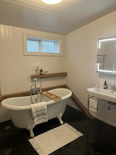 Bathroom, Aðalstræti - Historic Luxury Villa, Akureyri