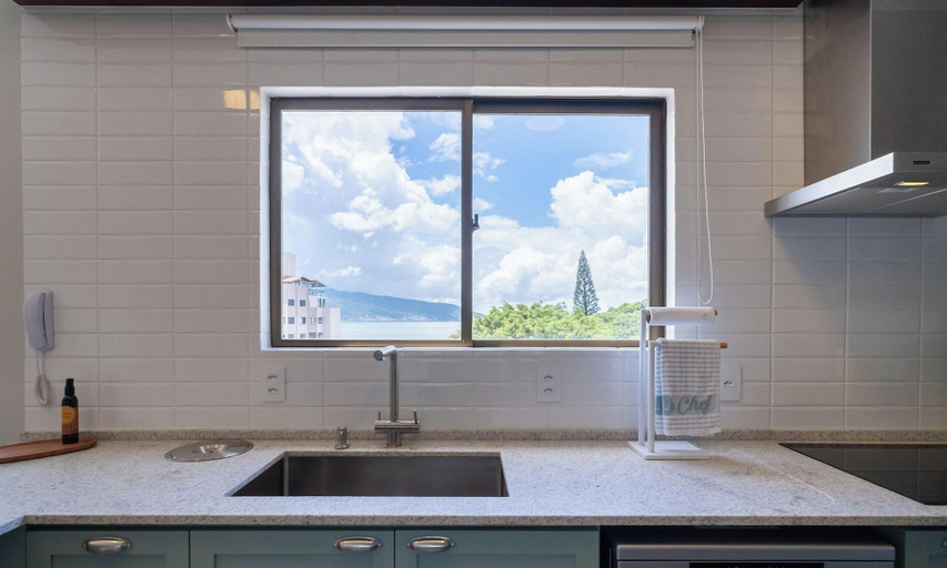 Private kitchen, Stay in an Unbeatable Location in Coqueiros, Floripa - Mtts, Floriniapolis