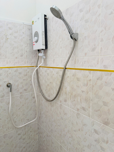 Bathroom 4, Hee Pee hostel, Muang Buri Ram