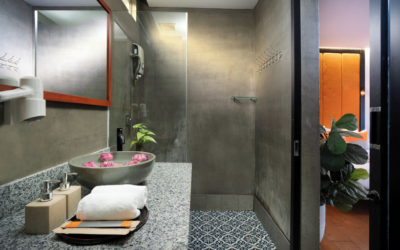 Bathroom 5, Central Corner d’Angkor, Siem Reap