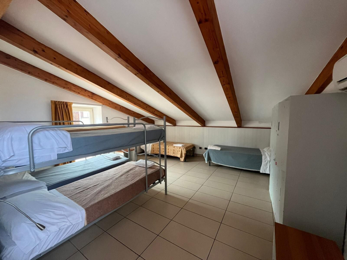 Bedroom 4, Seven Hostel, Napoli