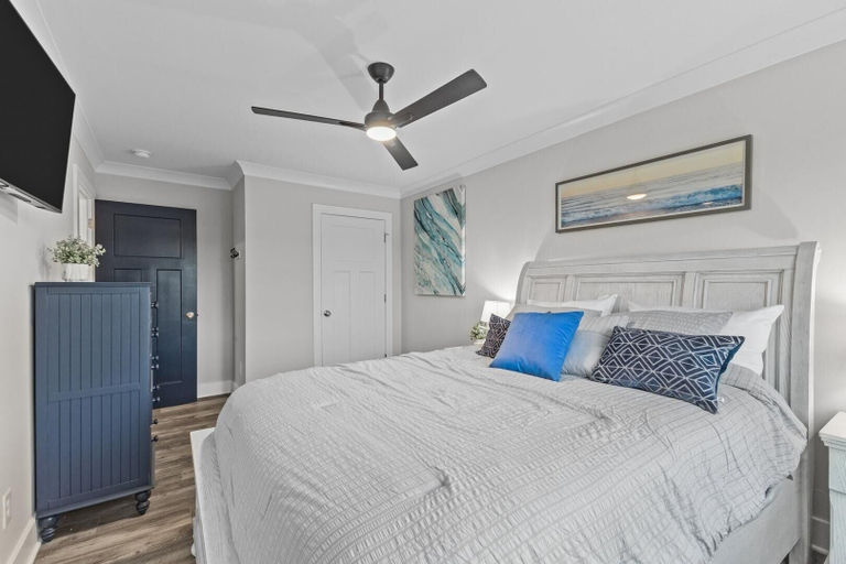 Room 5, Forever Blue 6 Bedroom Home, Carteret