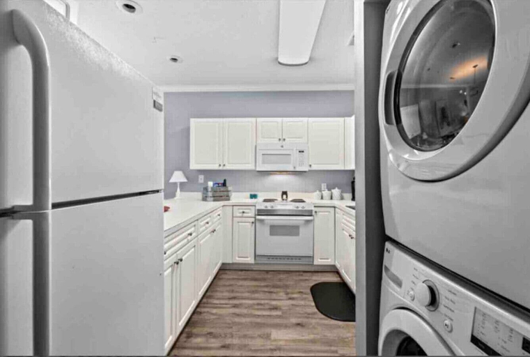 Interior 4, Captains Quarters Bright 2BR Pet-friendly Beach Condo w/ Coastal Decor & Relaxed Vibes, Horry