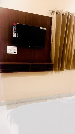 Room 3, Hotel Shree Kanhaiya Palace vrindavan, Mathura