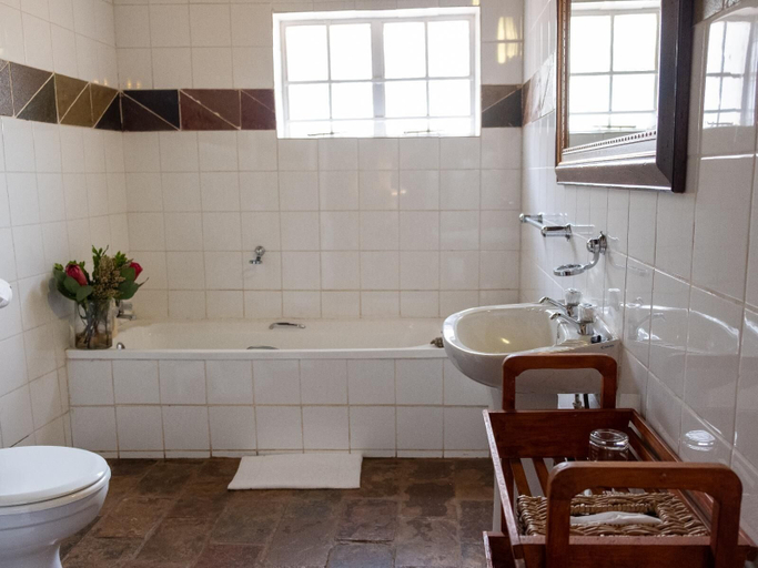 Bathroom 3, Zebra Nature Reserve, City of Tshwane