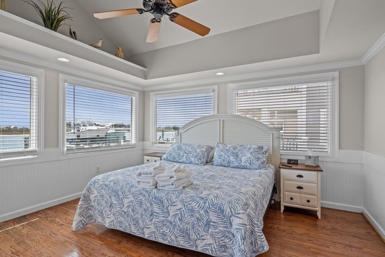 Room 3, Creek Watch 4 Bedroom Home by RedAwning, Carteret