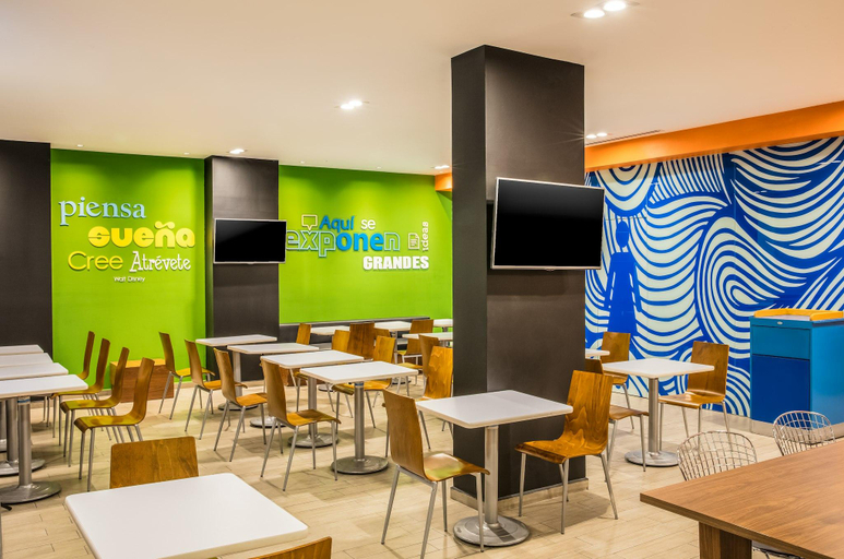 Food & Drinks 5, One Monterrey Aeropuerto, Apodaca