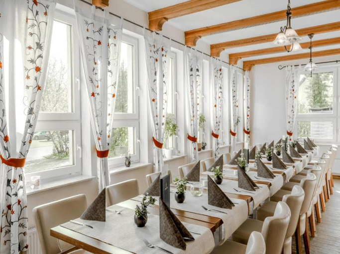 Dining 5, Kaiserhof Feldberg- Standard Double Room, Mecklenburgische Seenplatte