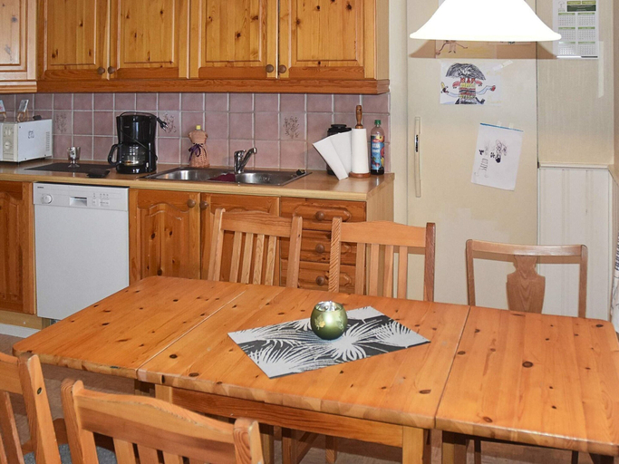 Others 4, 8 Person Holiday Home in Eidsvag, Nesset