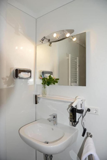 Bathroom 5, Naturparkhotel & Landgasthof Stromberg, Ludwigsburg