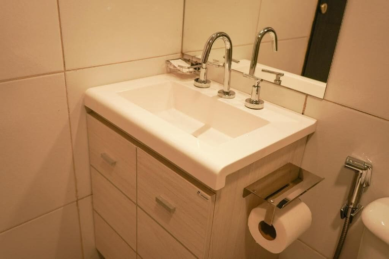 Bathroom, Hotel city, Capital