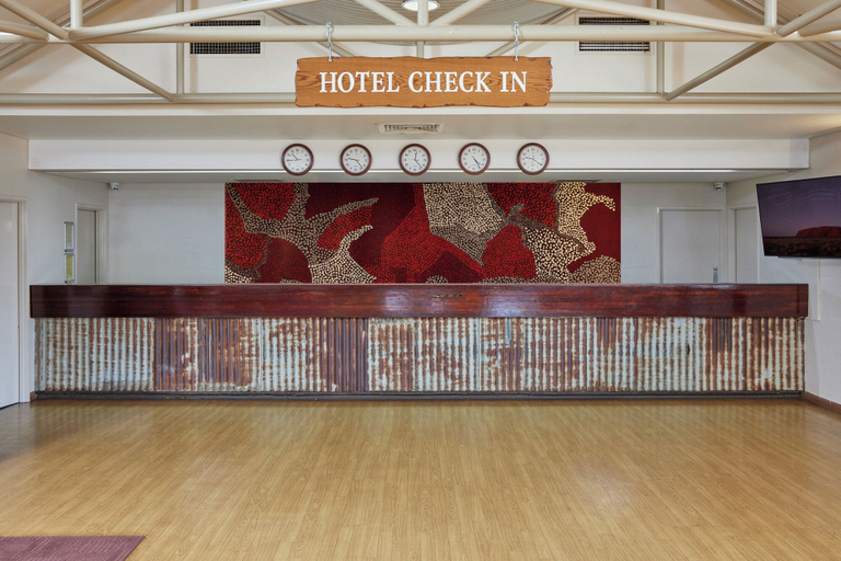 Others 5, Outback Lodge, Petermann-Simpson