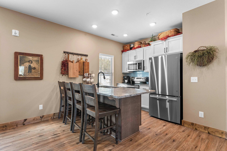 Private kitchen 5, Timberline Hideaway - w/ Hot Tub, Stone