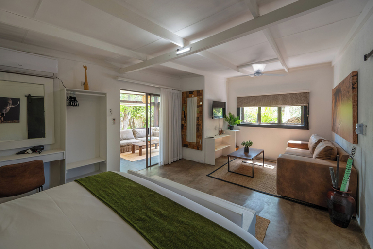 Bedroom 2, Foxy Crocodile Bush Lodge & Kruger Safaris, Ehlanzeni