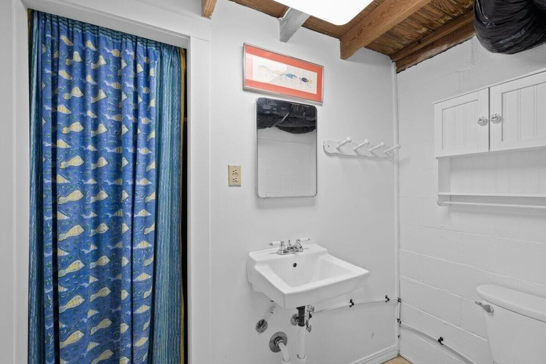 Bathroom 3, Sunset Shores 5 Bedroom Home, Carteret