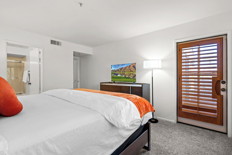 Interior 3, Plaza Villas 615, Riverside