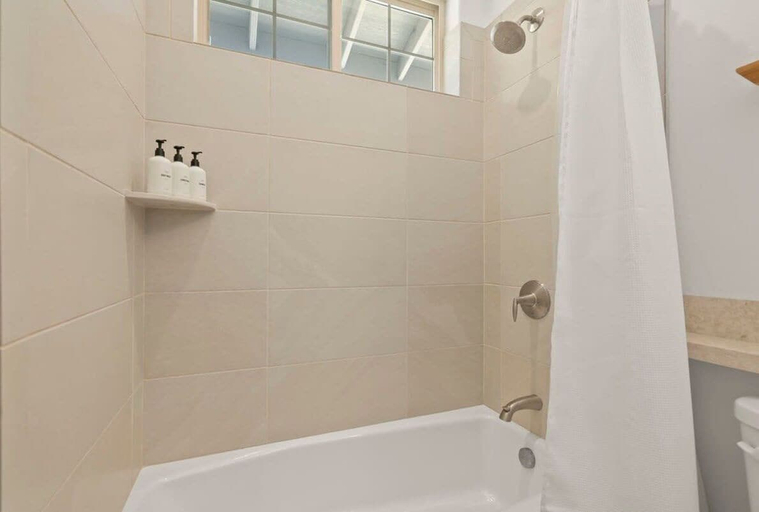 Bathroom 4, @ Marbella Lane - Paradise Point Close to Beaches, Honolulu