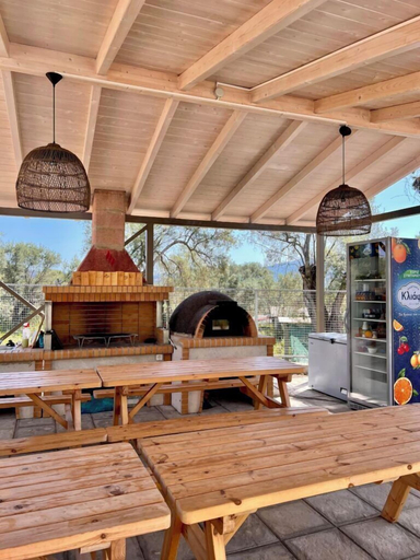 Food & Drinks, Nirikos Camping, Ionian Islands