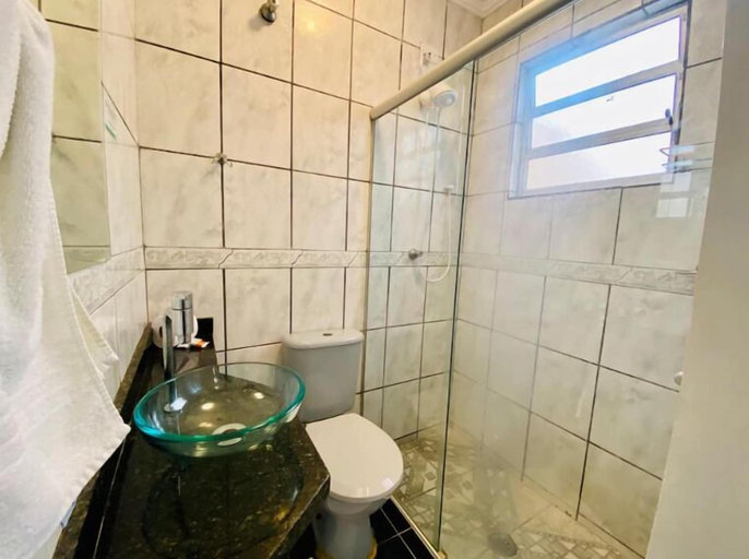 Bathroom 5, Pousada Porto do Rio Praia, Caraguatatuba