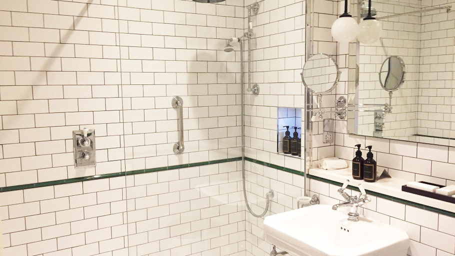Bathroom 4, Haddington House Hotel, Dublin