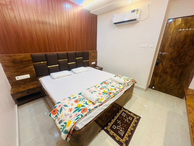 Room 5, Radhe Krishna Homestay, Varanasi