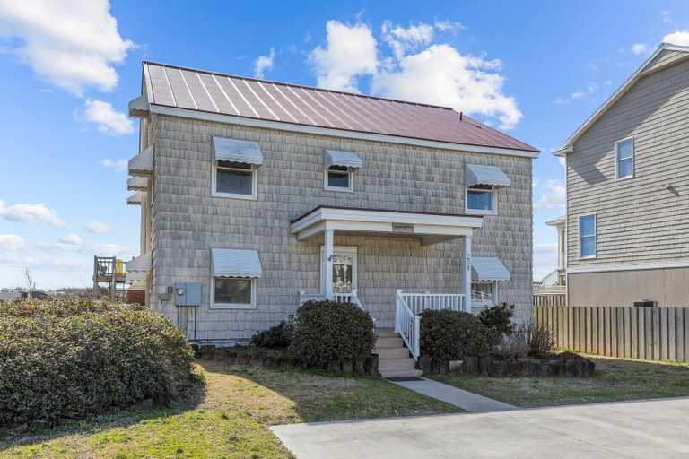 Exterior 2, Pollock Cottage 6 Bedroom Home, Carteret
