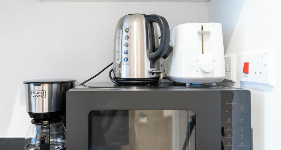 Microwave, -Bloomfields Premium STU in Oasis Mas, Abu Dhabi City