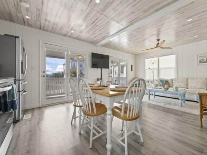 Dining, Shell Shack- 3bed 2 Bath Home 3 Bedroom Villa, New Hanover