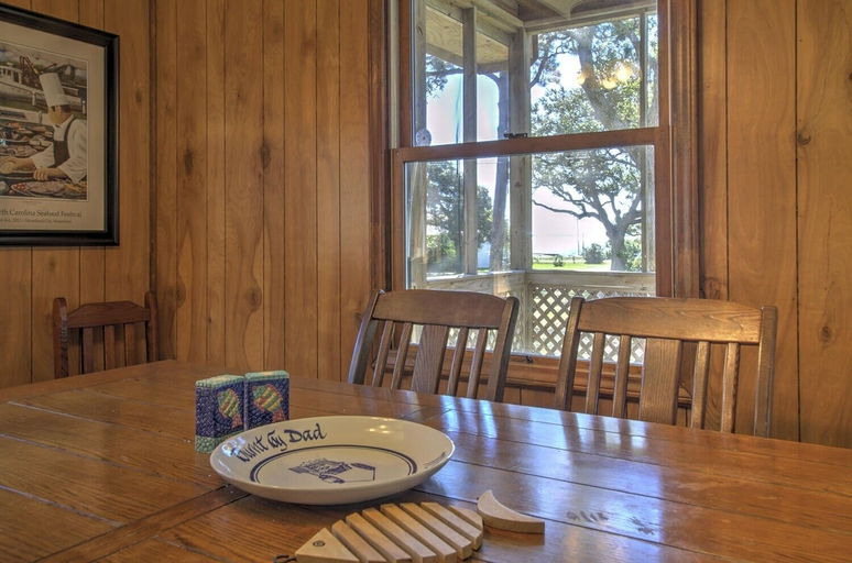 Dining 4, Core Sound Lodge 3 Bedroom Home by RedAwning, Carteret