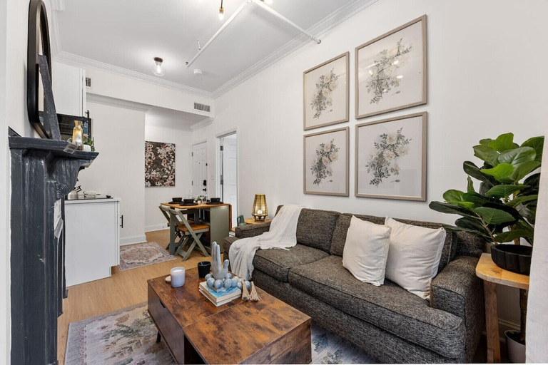 Interior 4, Bright 3BR Harlem Home w In-unit Laundry, New York