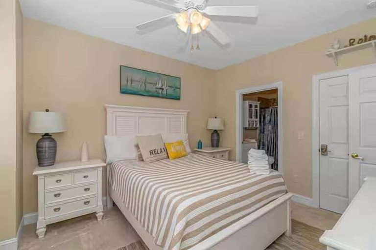 Interior 3, Magnolia Bovardia 4803-201, Horry
