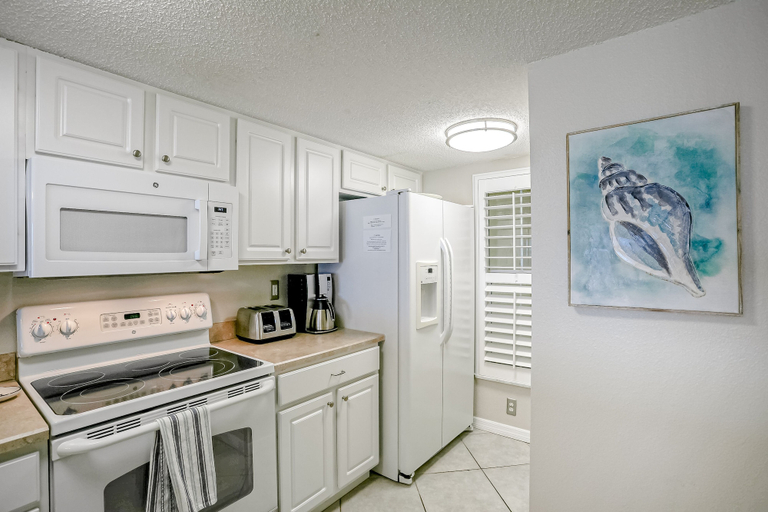 Interior 4, Point East 302 -just Beachy, Volusia