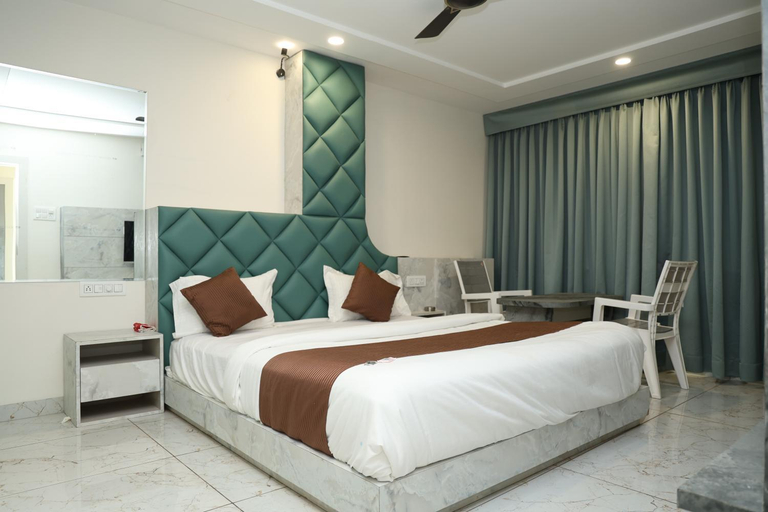 Bedroom 3, Hotel Magnet, Indore