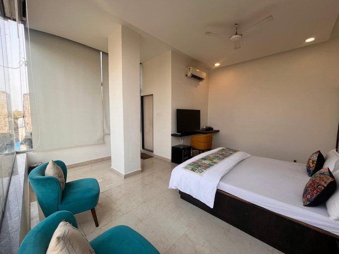 5, Hotel Golden Leaf, Nagpur