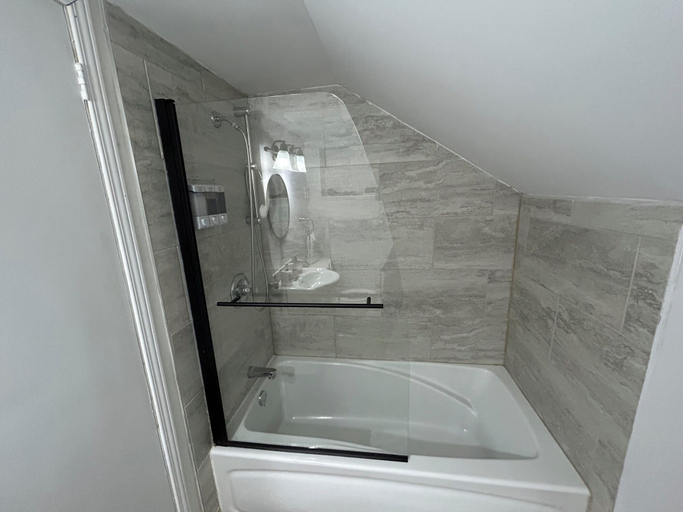 Bathroom 4, Auberge Foyer de la Paix, Papineau