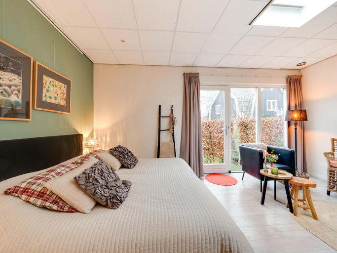 Bedroom 2, Couples Retreat in Bergen, Bergen