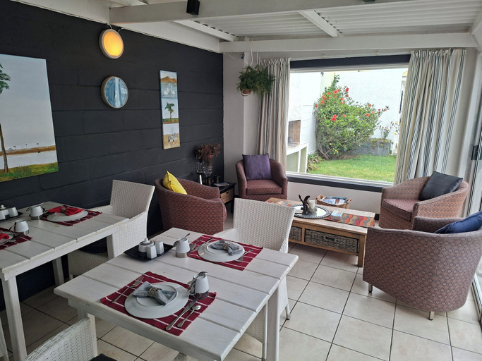 Dining 2, PebbleStoneHouse Bed & Breakfast, Swakopmund