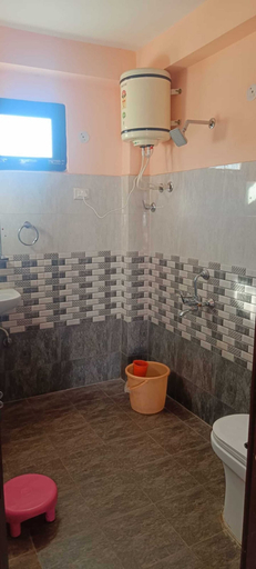 Bathroom 4, Bridge View Homestay, Kullu