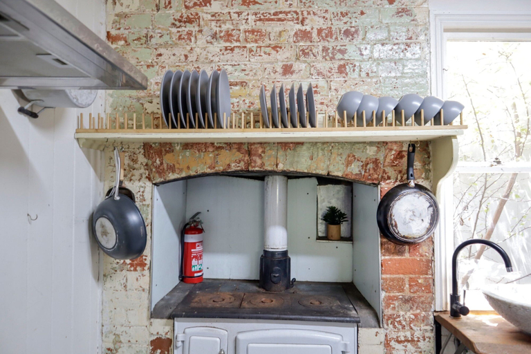 Private kitchen 5, Spacious 4-bed Home in Central Tenterfield, Tenterfield