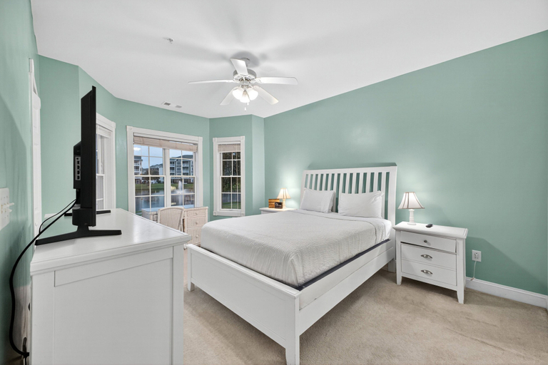 Interior 3, Magnolia Pointe Luster Leaf 4847-102, Horry