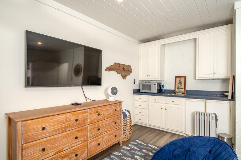 Interior 5, Ocean Grove L1 4 Bedroom Condo by RedAwning, Carteret