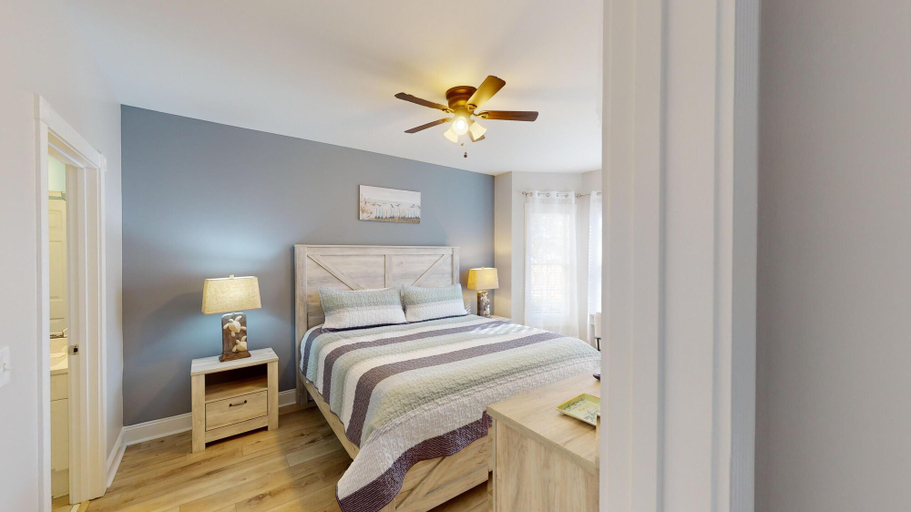 Interior 4, Magnolia Pointe Luster Leaf 4861-104, Horry