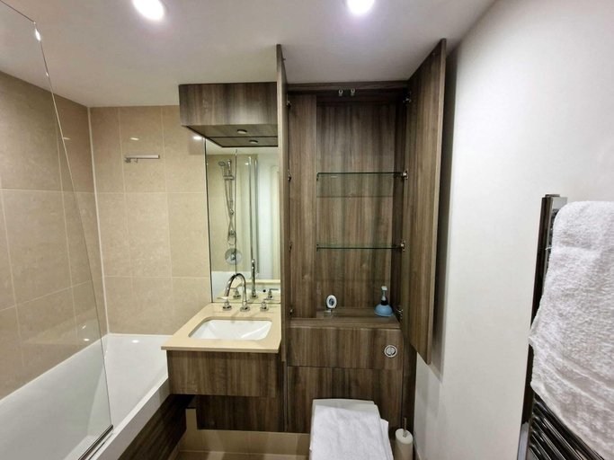 Bathroom 4, Central London Riverside Apartment, London