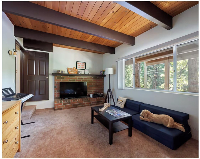 Living area 5, Skyline Chalet, San Bernardino